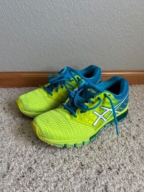 Asics Women's Gel-Quantum 180 running shoes US 8 - preowned